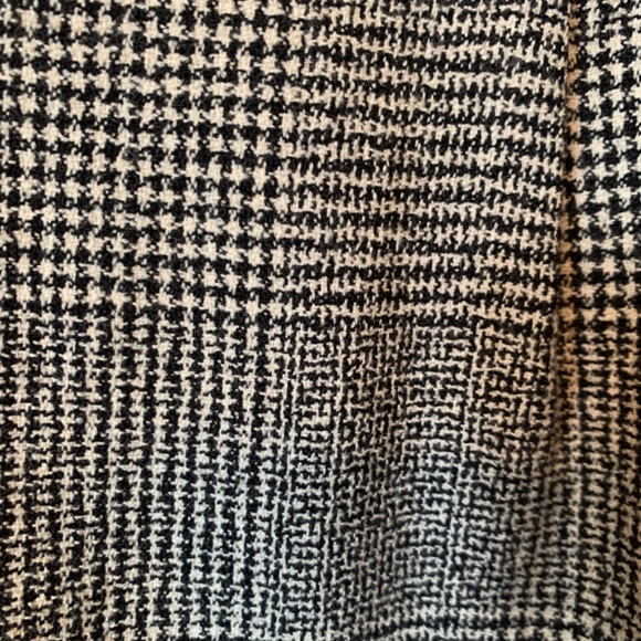 CLASSIC PURE VIRGIN WOOL MINI SKIRT - LINED - Picture 5 of 9